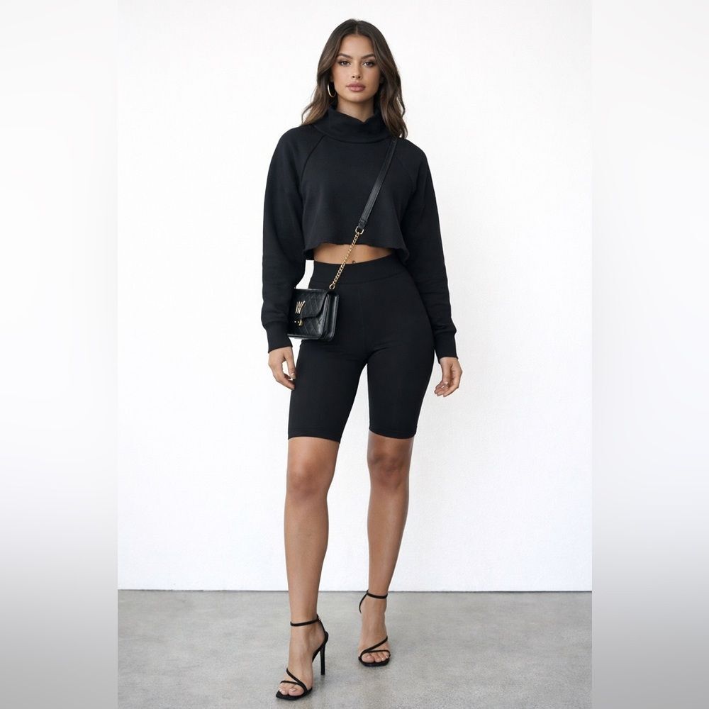 Y2K FOREVER 21 Women Crop Black Mock Neck Sweatshirt Raw Hem Comfort Workout  M